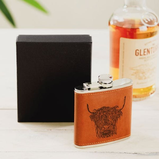 Selbrae House – Hip Flask – Leather – Highland Cow Design - Mood4whisky